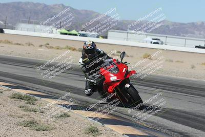 media/Oct-30-2025-Racers Edge (Thu) [[dabbdaf680]]/3-B Group/Session 3 (Turn 15 Inside)/